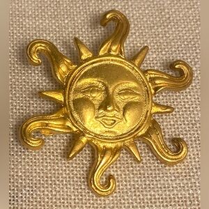 Vintage gold sun brooch smiling sun pin gold matte 80s 90s jewelry boho